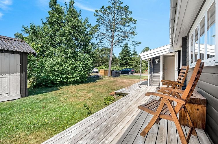 Vakantiehuis "Hakon" - 550m from the sea