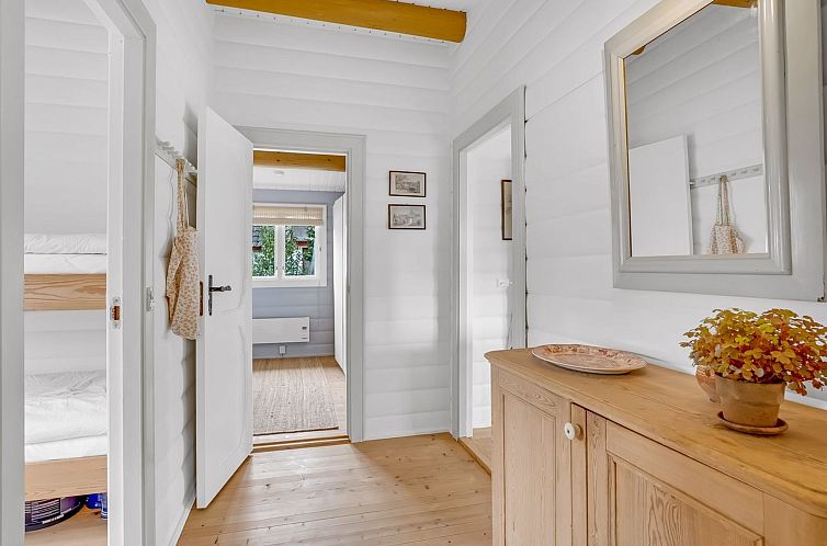 Vakantiehuis "Hakon" - 550m from the sea