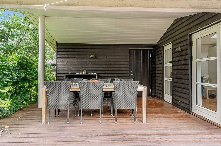 Vakantiehuis "Jouni" - 500m from the sea