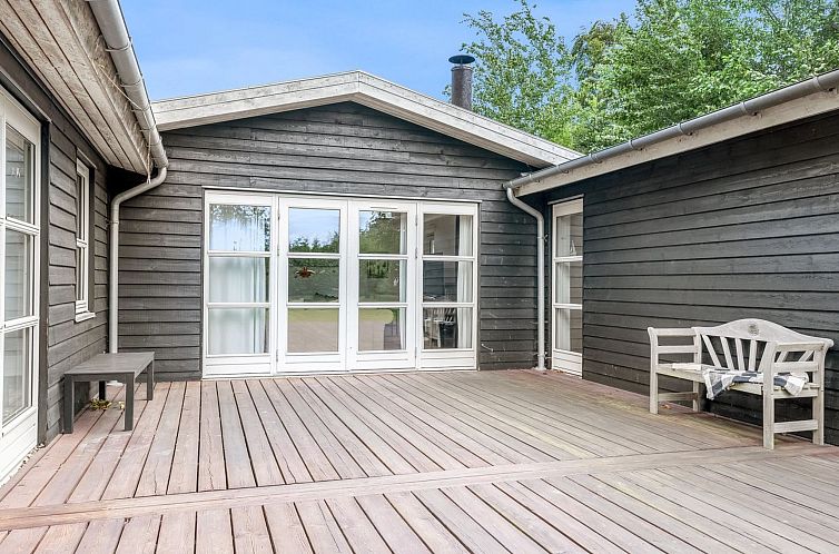 Vakantiehuis "Jouni" - 500m from the sea