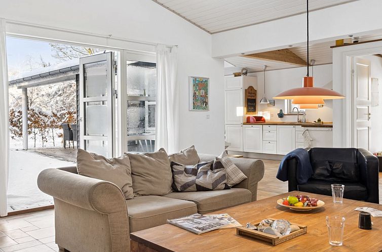 Vakantiehuis "Jouni" - 500m from the sea