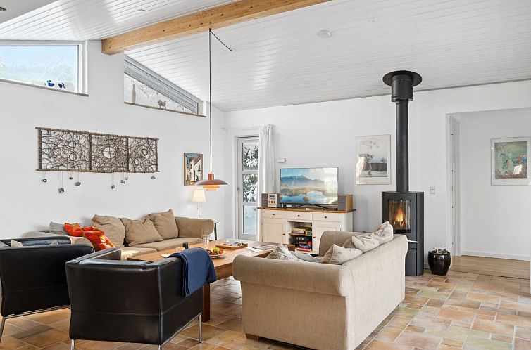 Vakantiehuis "Jouni" - 500m from the sea