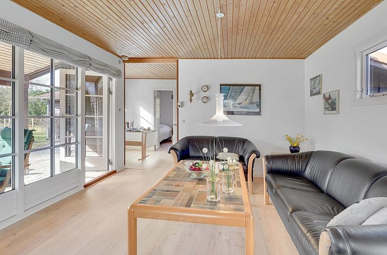 Vakantiehuis "Undis" - 660m from the sea