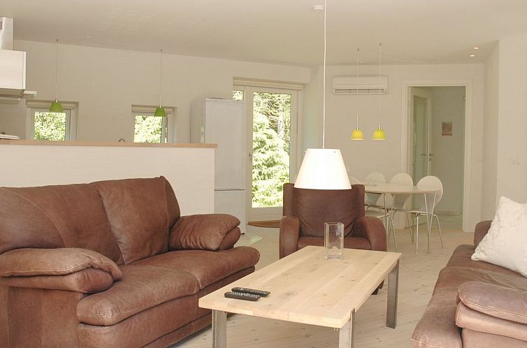 Vakantiehuis "Margit" - 10m from the sea