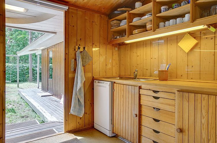 Vakantiehuis "Eweline" - 75m from the sea