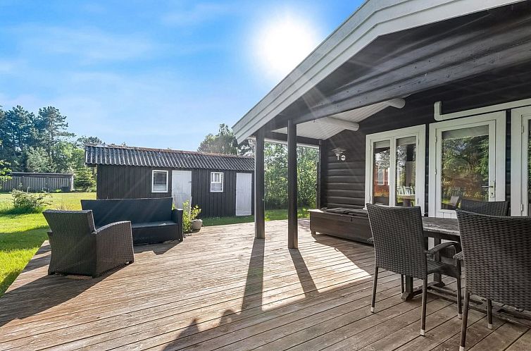 Vakantiehuis "Bengta" - 500m from the sea