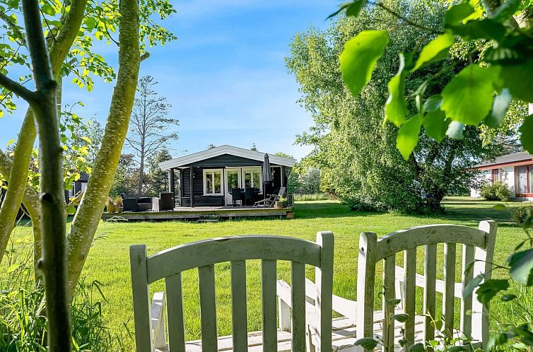 Vakantiehuis "Bengta" - 500m from the sea