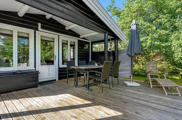 Vakantiehuis "Bengta" - 500m from the sea