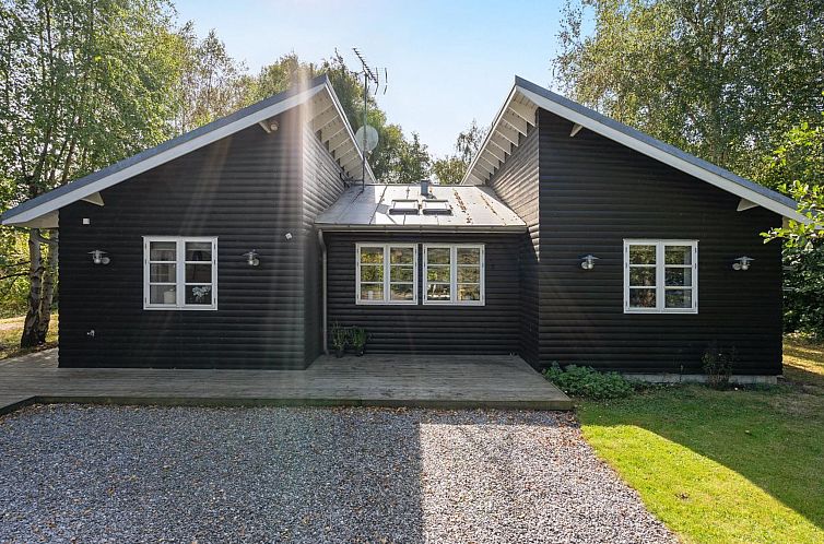 Vakantiehuis "Tuukka" - 150m from the sea