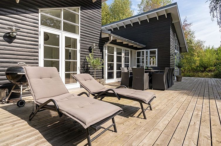 Vakantiehuis "Tuukka" - 150m from the sea