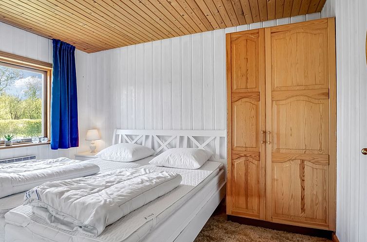 Vakantiehuis "Hakon" - 550m from the sea