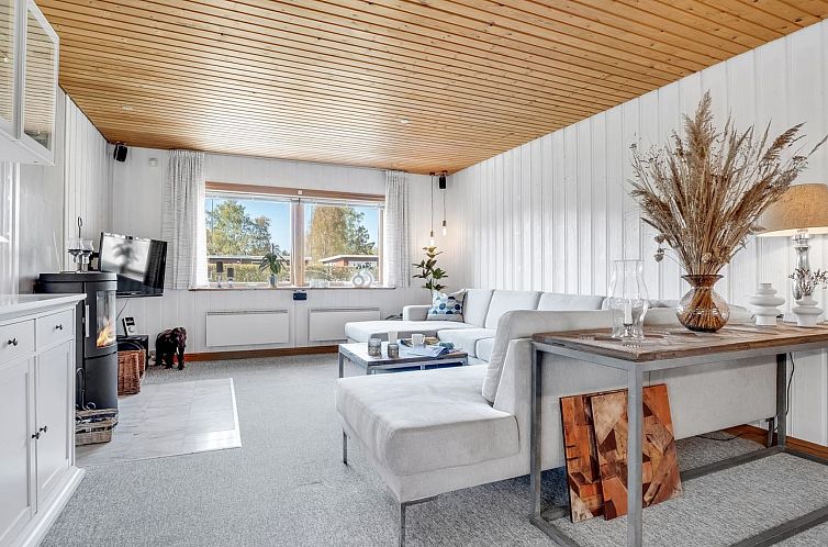 Vakantiehuis "Hakon" - 550m from the sea