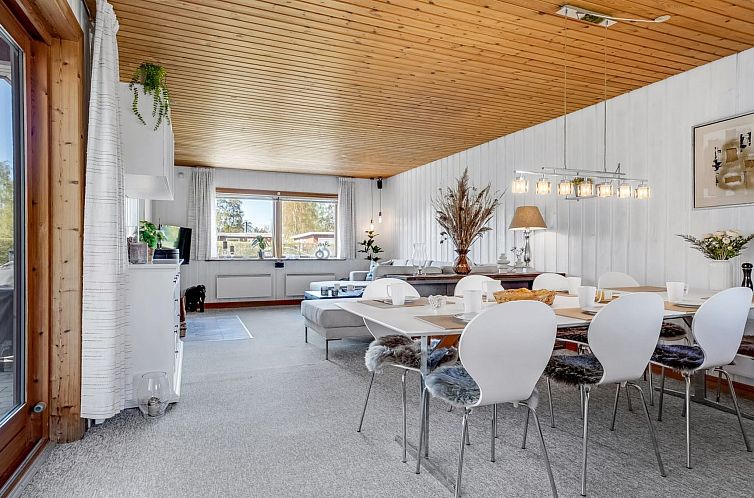 Vakantiehuis "Hakon" - 550m from the sea
