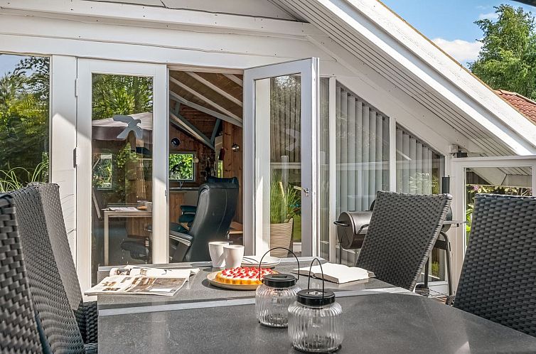 Vakantiehuis "Rusalina" - 400m from the sea