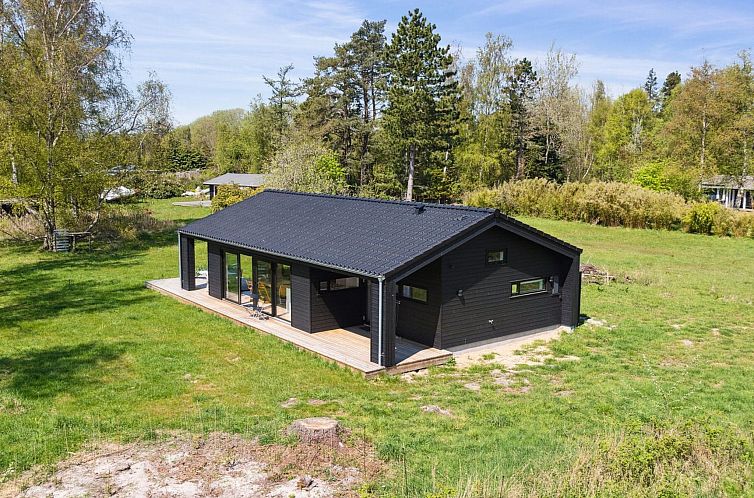 Vakantiehuis "Ivar" - 450m from the sea