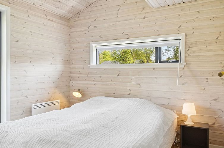 Vakantiehuis "Ivar" - 450m from the sea