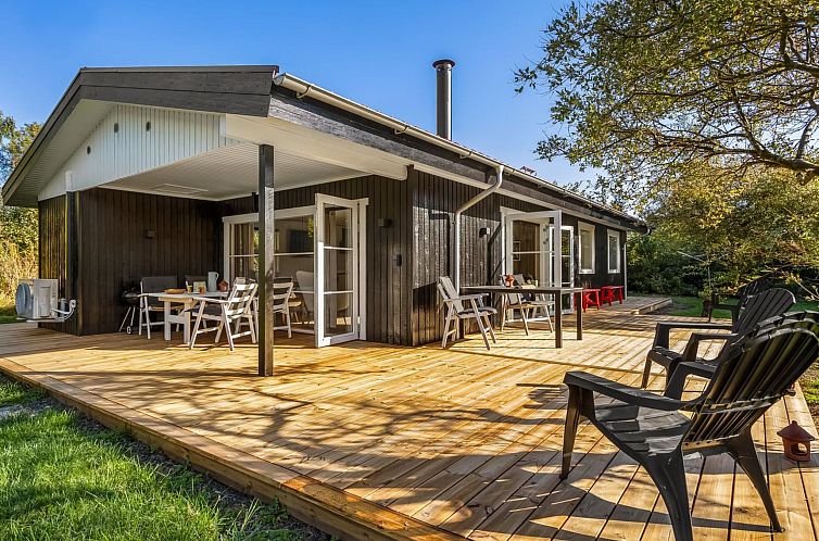 Vakantiehuis "Tameran" - 1km from the sea