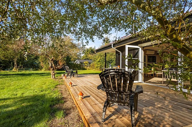 Vakantiehuis "Tameran" - 1km from the sea