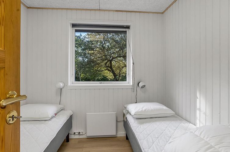 Vakantiehuis "Tameran" - 1km from the sea