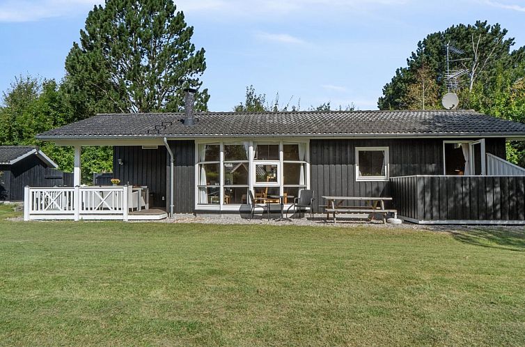 Vakantiehuis "Erko" - 575m from the sea