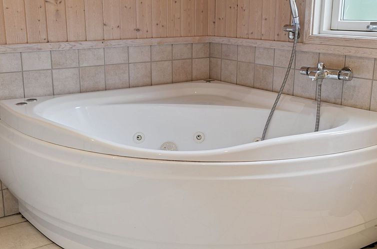 Vakantiehuis "Erko" - 575m from the sea