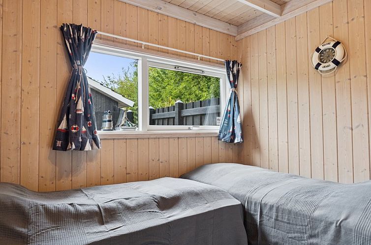 Vakantiehuis "Erko" - 575m from the sea