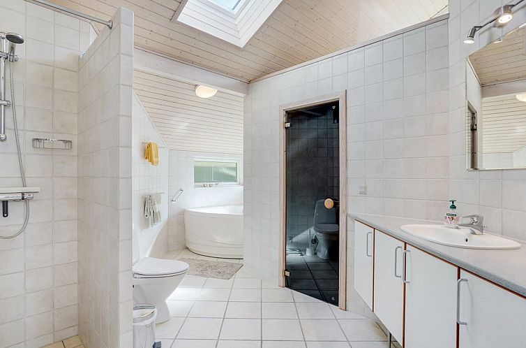 Vakantiehuis "Olina" - 1km from the sea