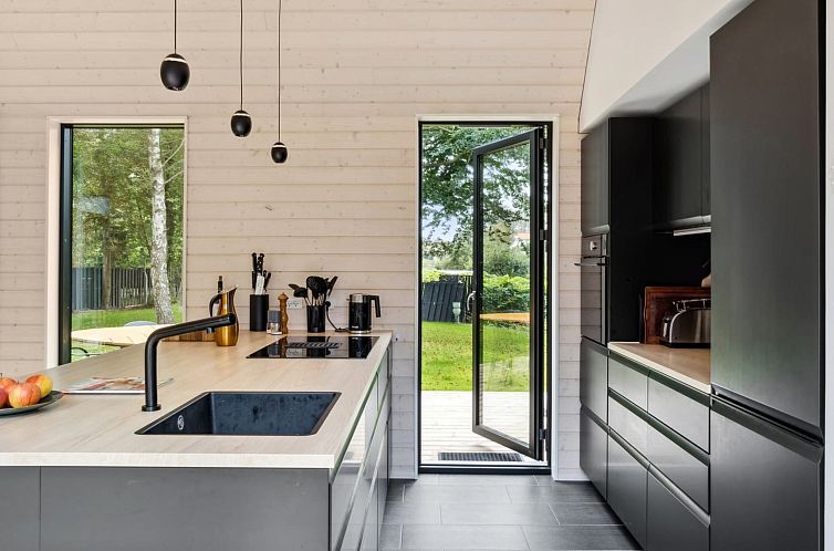 Vakantiehuis "Anssi" - 300m from the sea