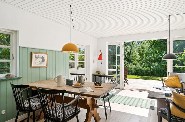 Vakantiehuis "Riana" - 700m from the sea