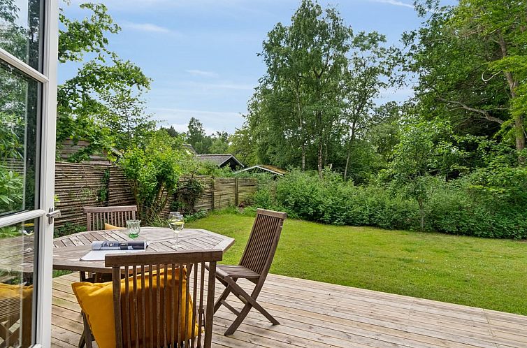 Vakantiehuis "Riana" - 700m from the sea