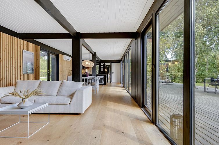 Vakantiehuis "Lauri" - 2.3km from the sea