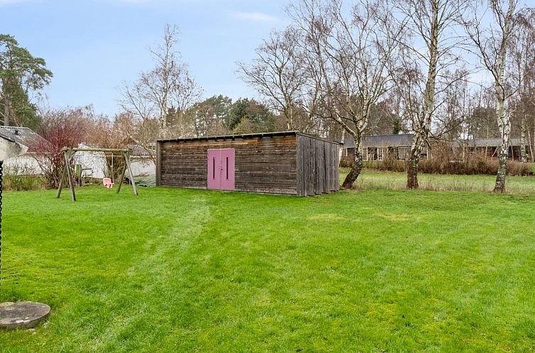 Vakantiehuis "Arent" - 1.1km from the sea