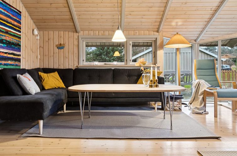 Vakantiehuis "Arent" - 1.1km from the sea