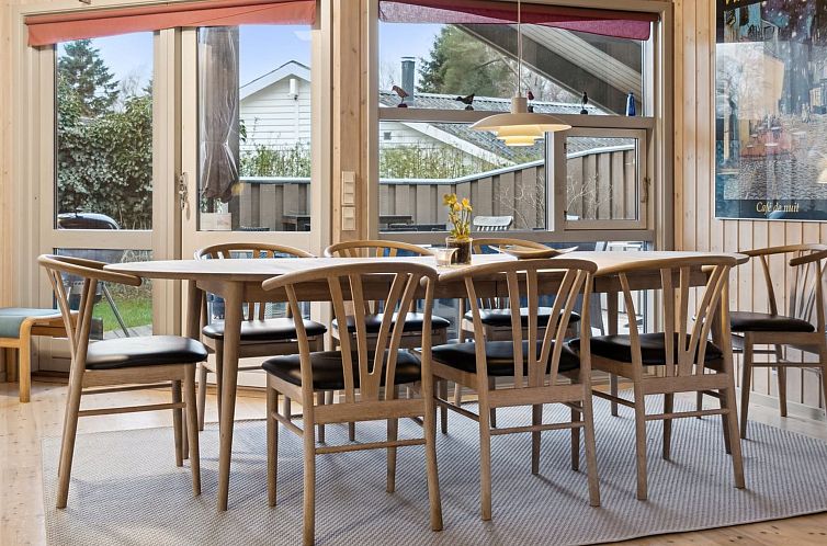 Vakantiehuis "Arent" - 1.1km from the sea