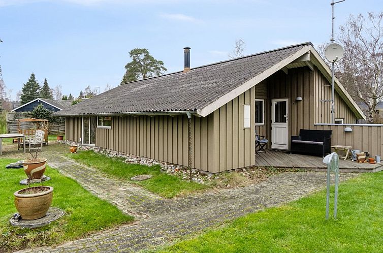 Vakantiehuis "Arent" - 1.1km from the sea