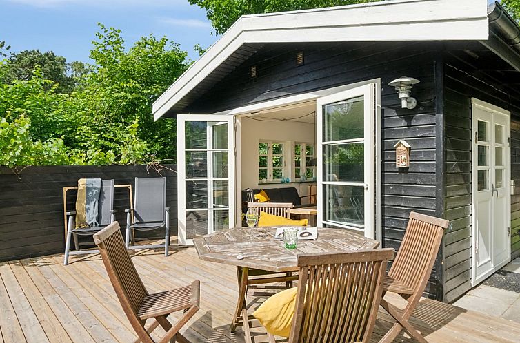 Vakantiehuis "Riana" - 700m from the sea