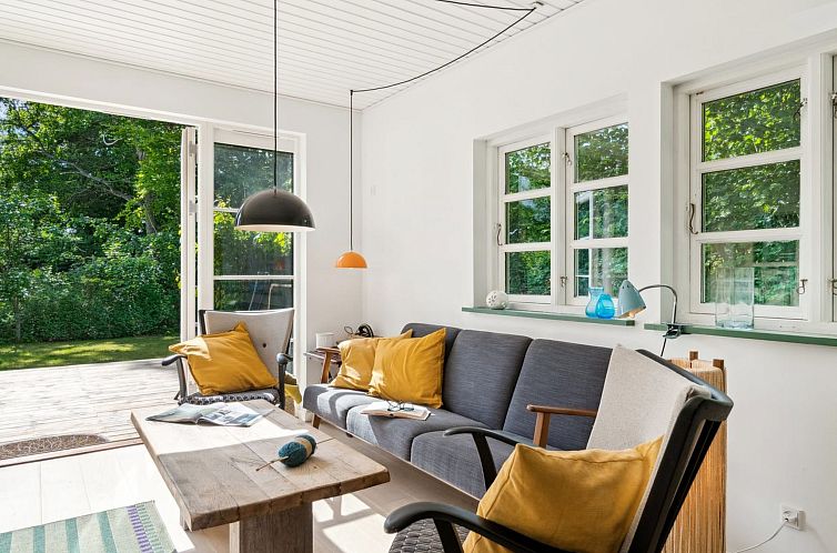 Vakantiehuis "Riana" - 700m from the sea