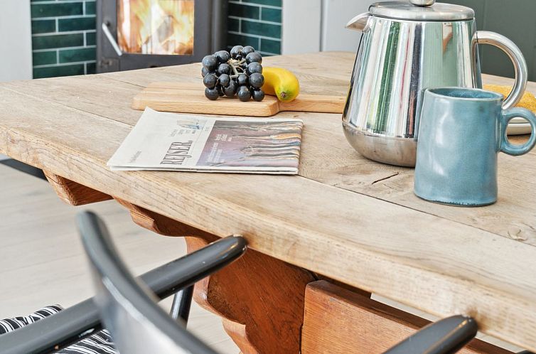 Vakantiehuis "Riana" - 700m from the sea