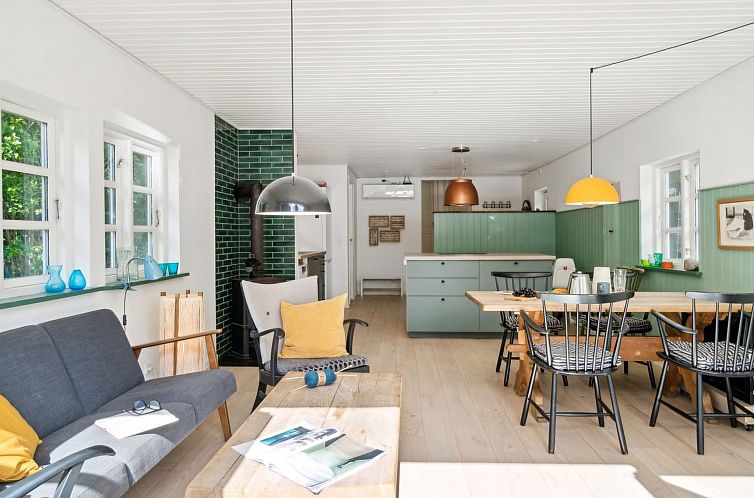 Vakantiehuis "Riana" - 700m from the sea