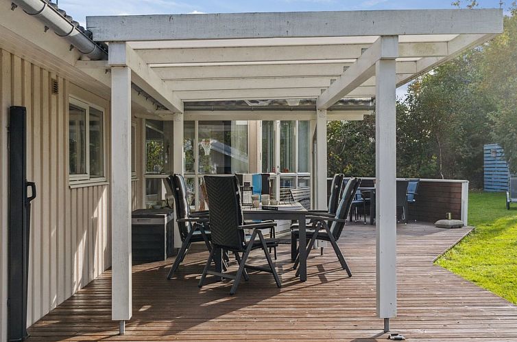 Vakantiehuis "Hilaria" - 1.4km from the sea