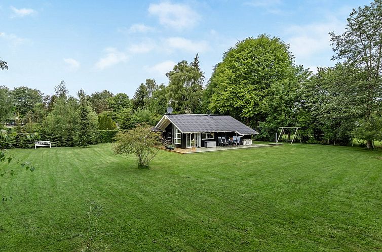 Vakantiehuis "Marjatta" - 850m from the sea