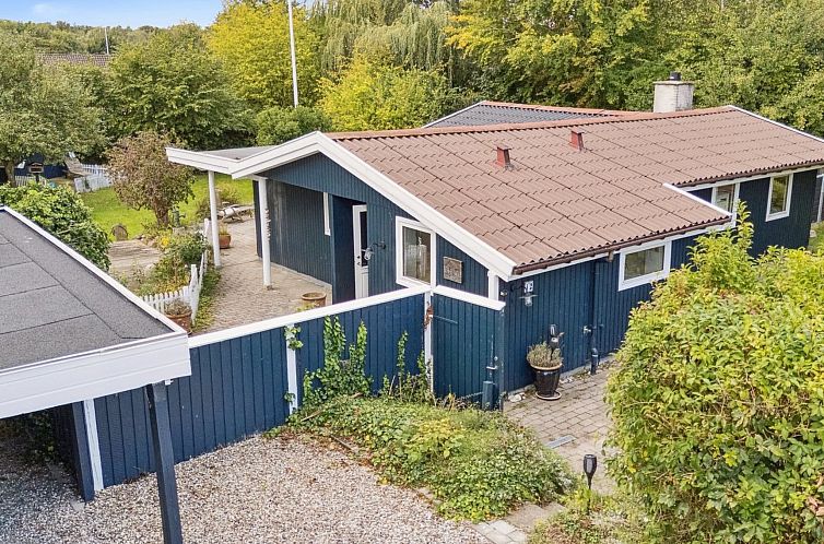 Vakantiehuis "Aleksia" - 1.4km from the sea