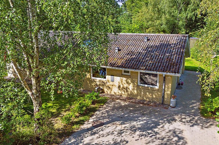 Vakantiehuis "Hjalmine" - 1.5km from the sea