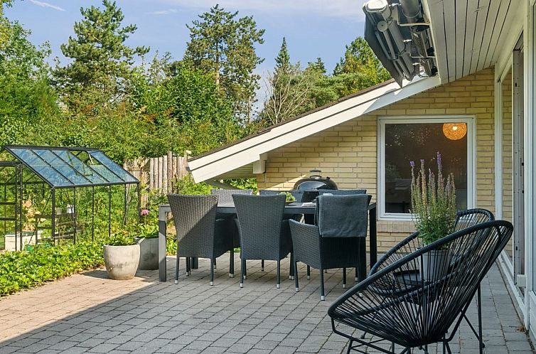 Vakantiehuis "Hjalmine" - 1.5km from the sea