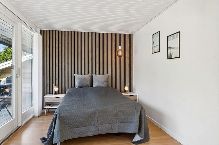 Vakantiehuis "Hjalmine" - 1.5km from the sea