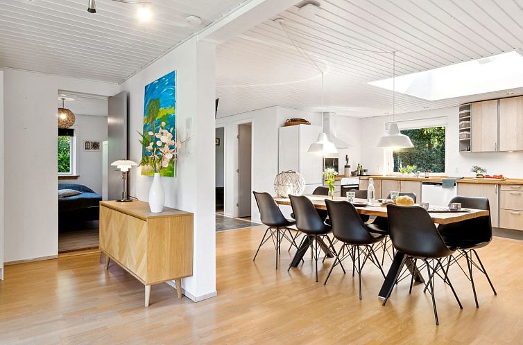 Vakantiehuis "Hjalmine" - 1.5km from the sea