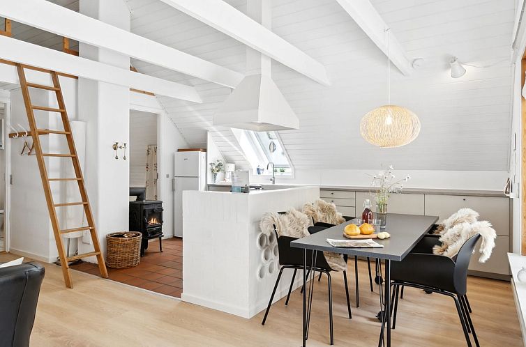 Vakantiehuis "Jörn" - 800m from the sea