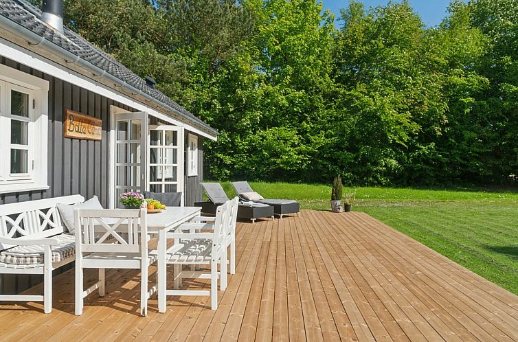 Vakantiehuis "Veljan" - 1.2km from the sea