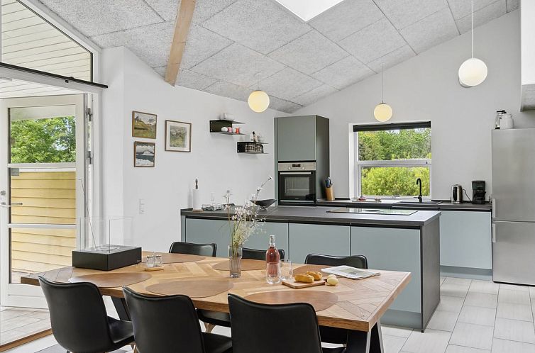 Vakantiehuis "Veljan" - 1.2km from the sea