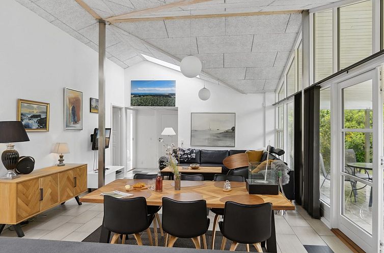 Vakantiehuis "Veljan" - 1.2km from the sea
